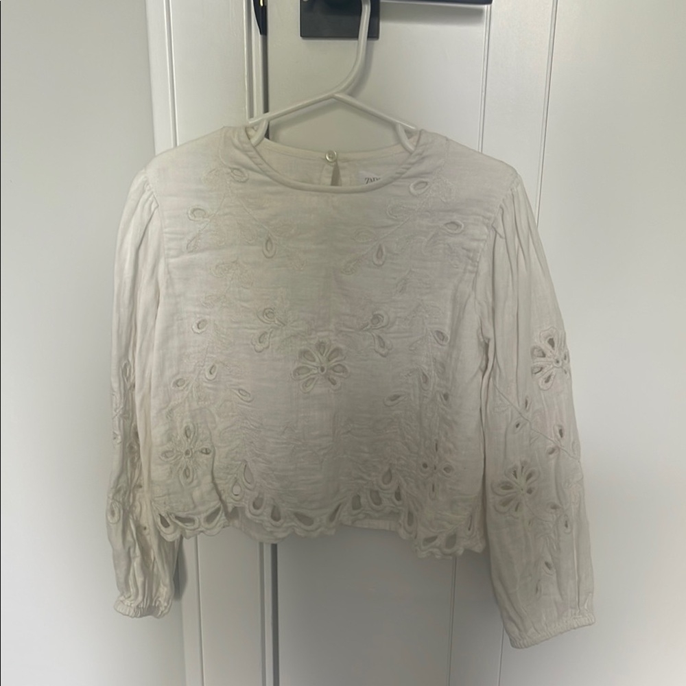 Zara White Blouse Elegant and Versatile